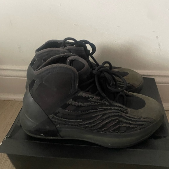 Yeezy quantum “onyx” - Picture 3 of 4